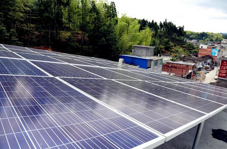 100kw光伏一天發電量高峰時間？